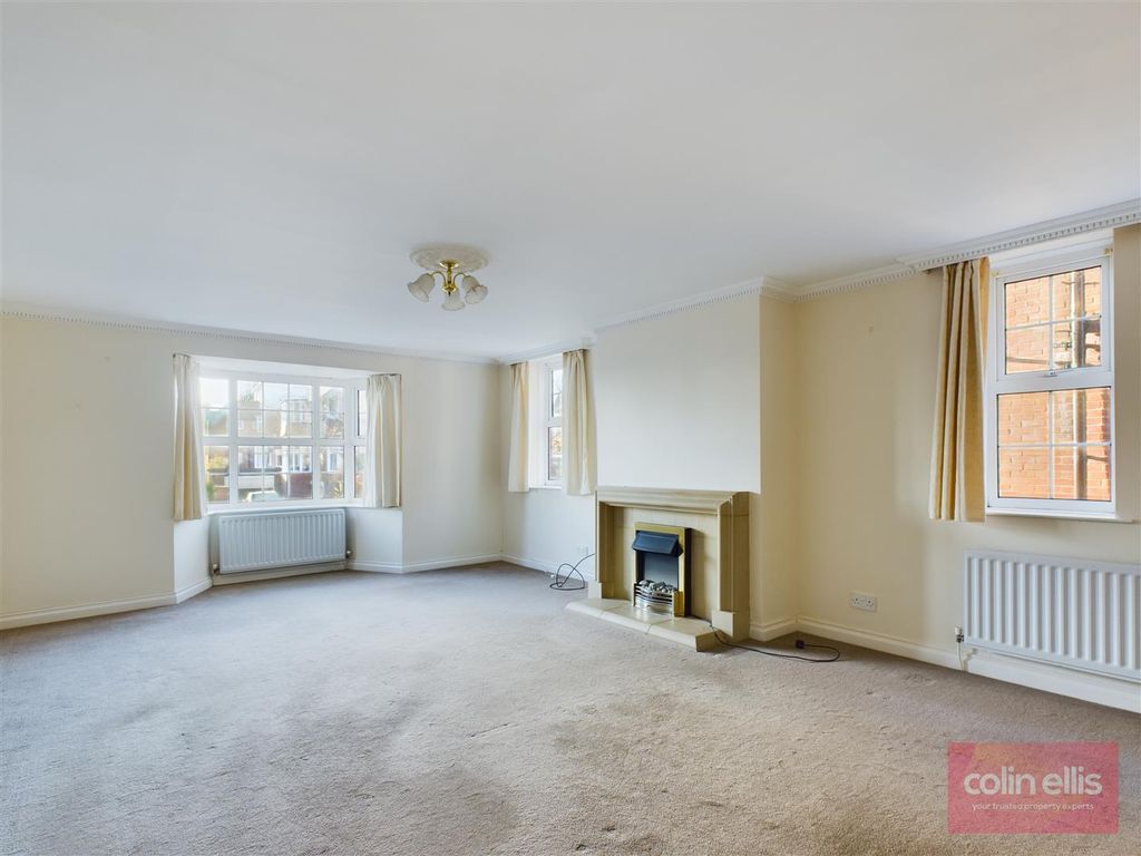 Property photo 3 of 14 Cam05075G0-Pr0017-Still001.Jpg