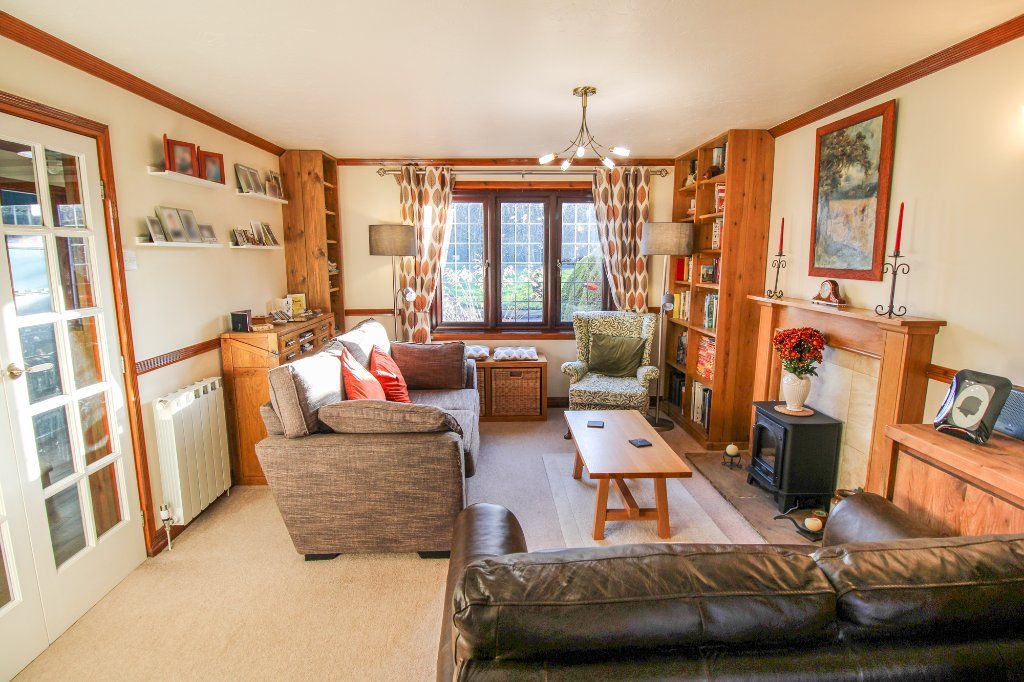 Property photo 2 of 21 Lounge