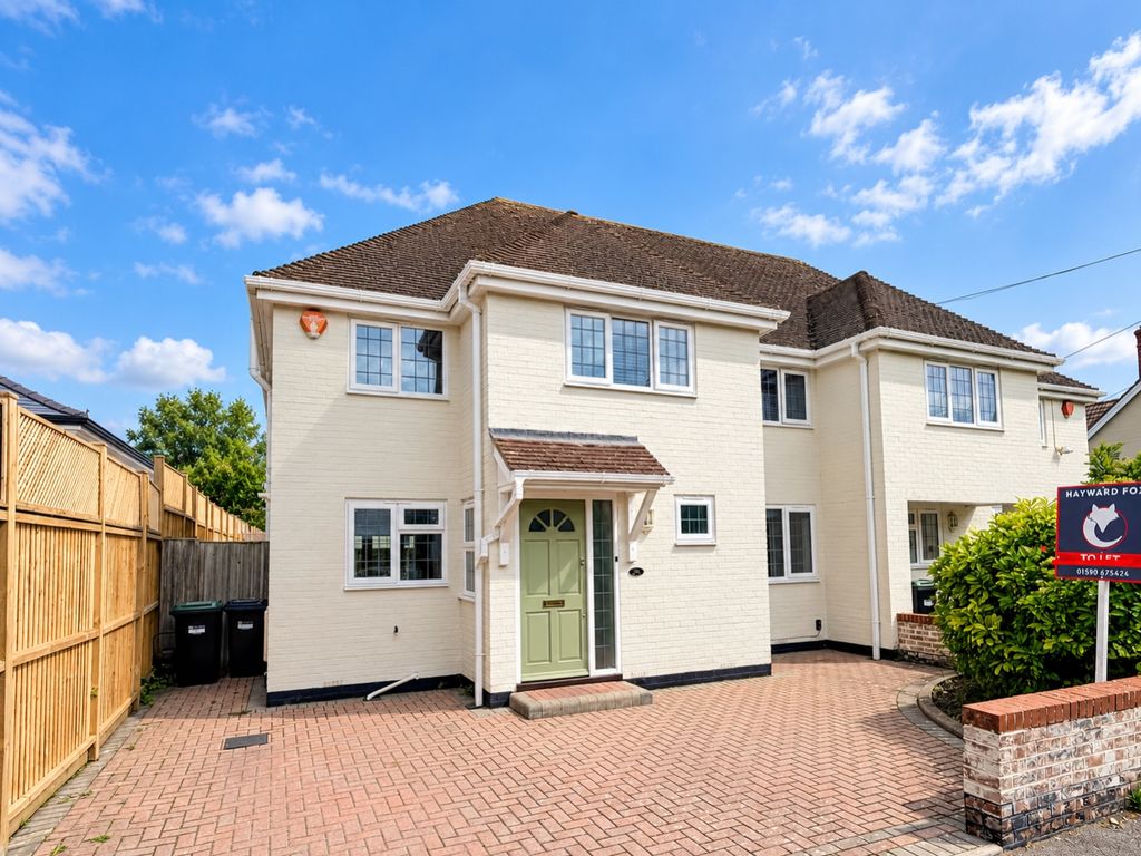 Property photo 1 of 15 39 Stanley