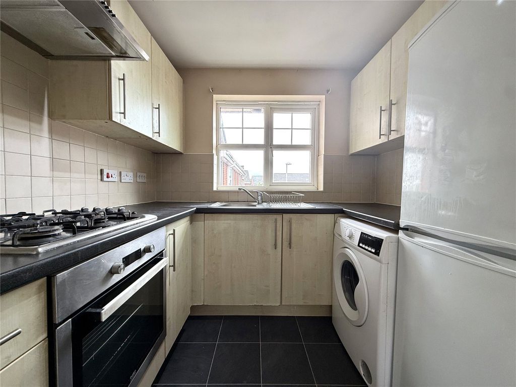 Property photo 3 of 12 Picture No. 11