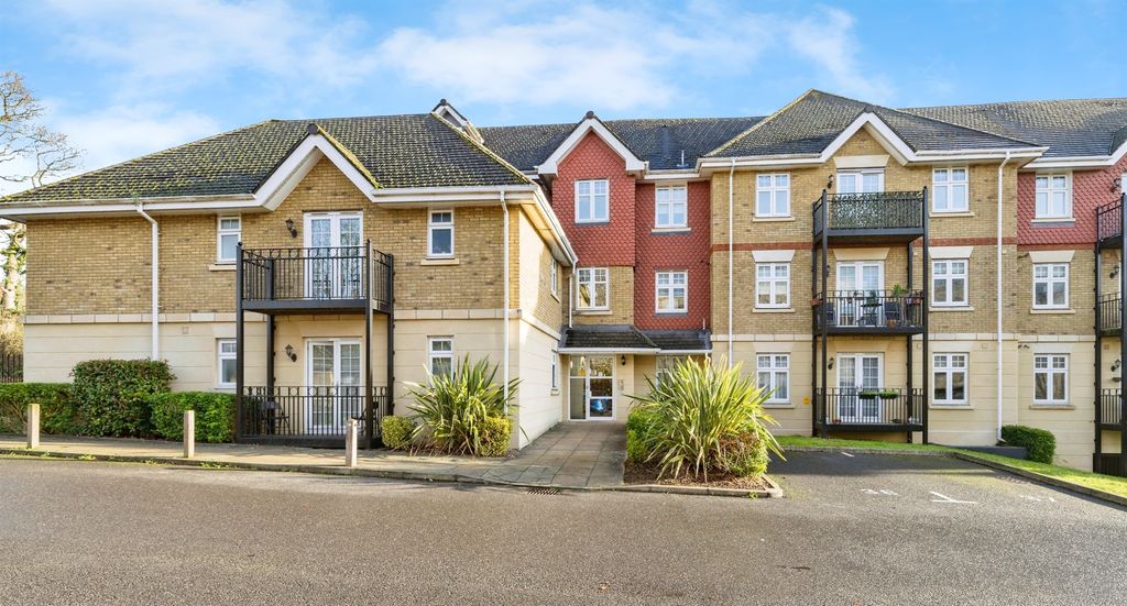 Property photo 1 of 17