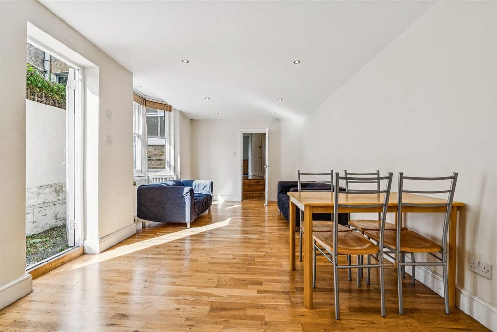 Property photo 2 of 10 14.Jpg