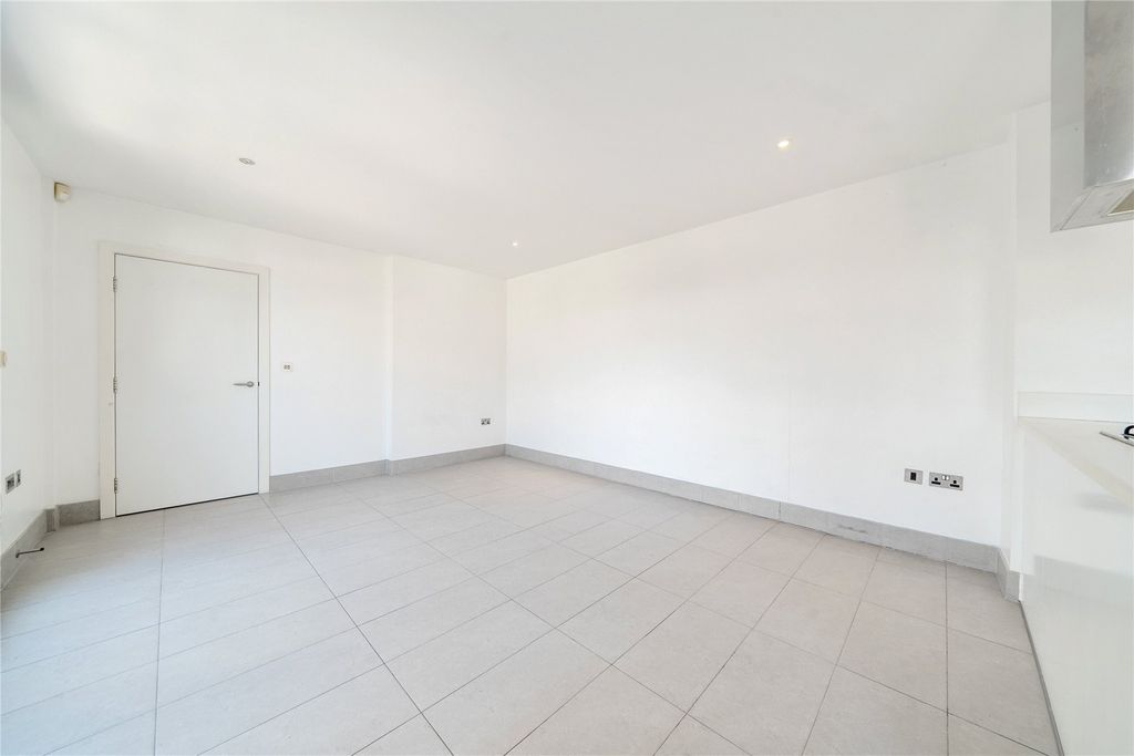 Property photo 3 of 15 Picture No. 04