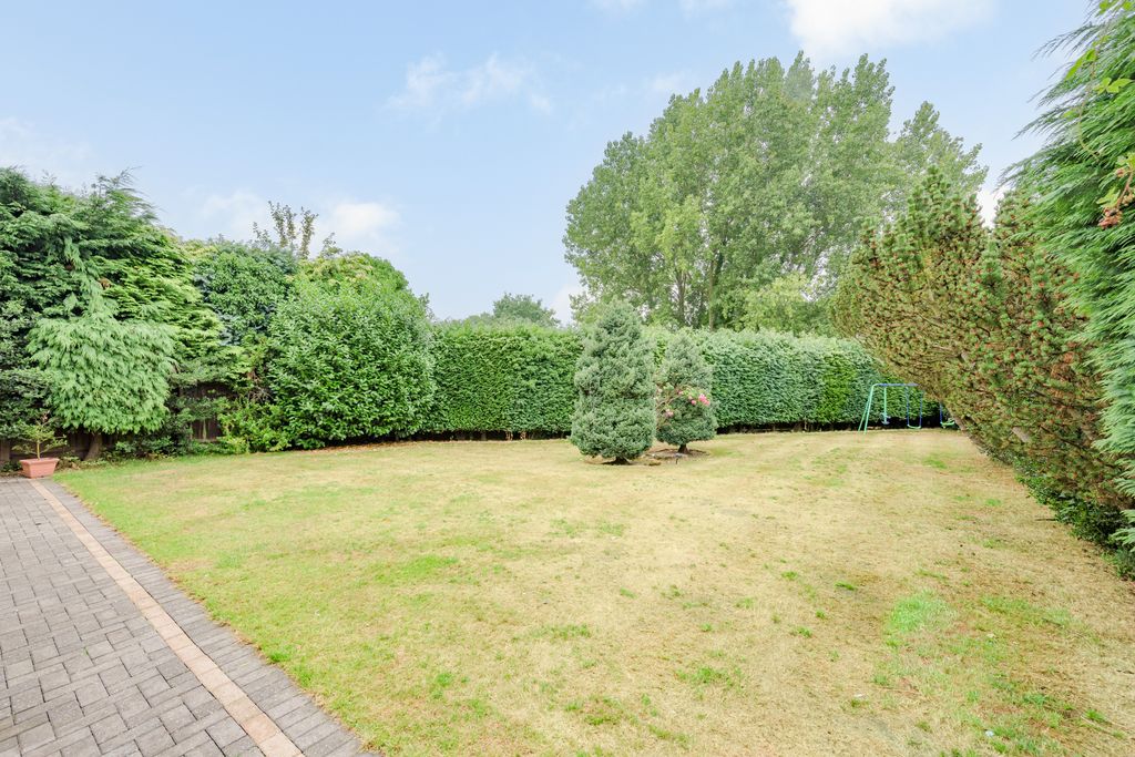 Property photo 2 of 29