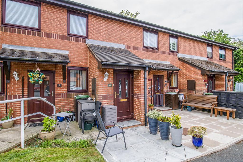 Property photo 1 of 9