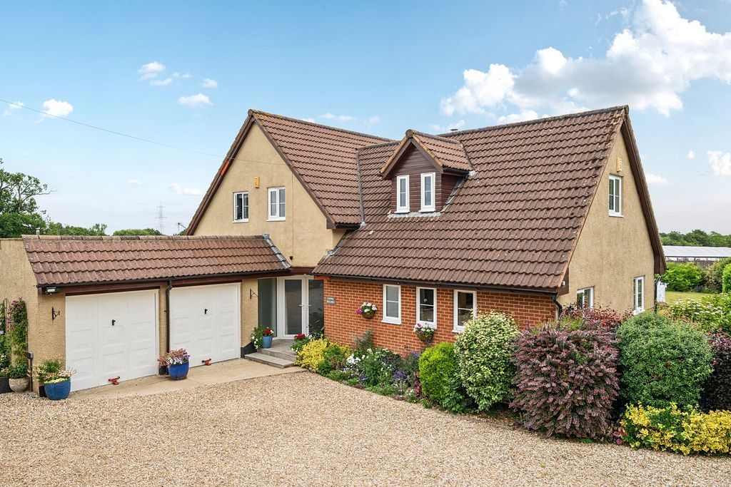 Property photo 1 of 32