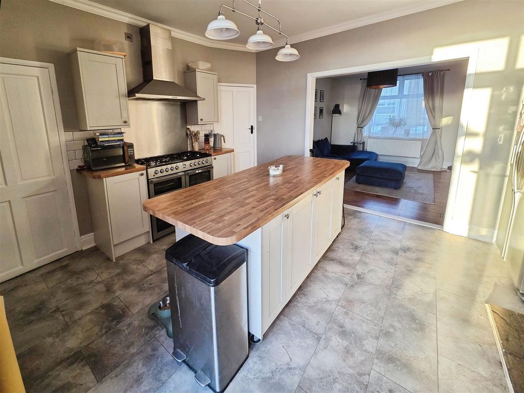 Property photo 3 of 24 40529732-Image001 20 283 29.Jpg