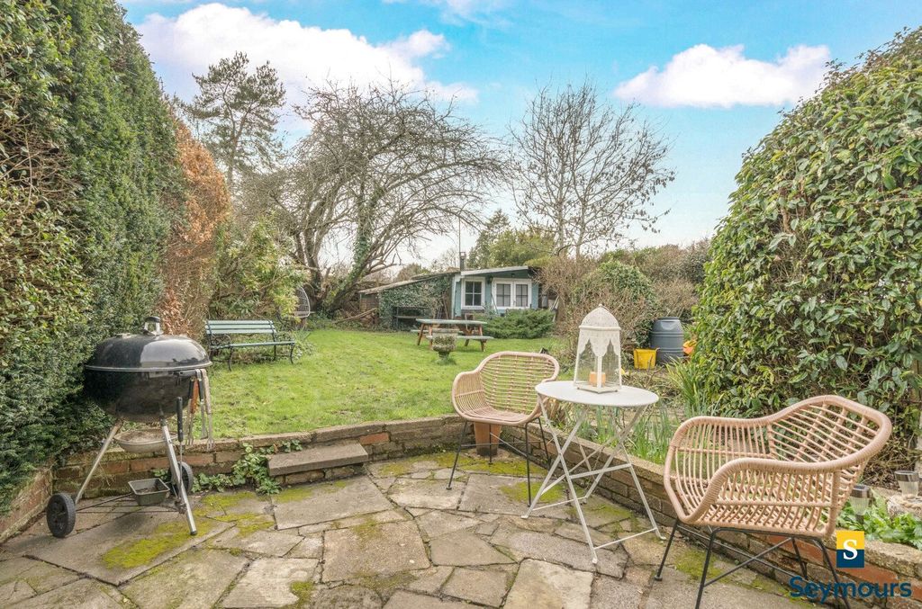 Property photo 2 of 26 Garden