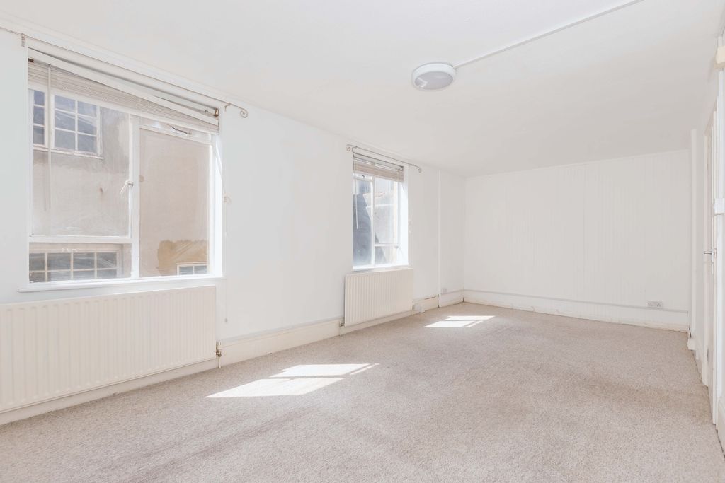 Property photo 2 of 13 Brunswick Square_15