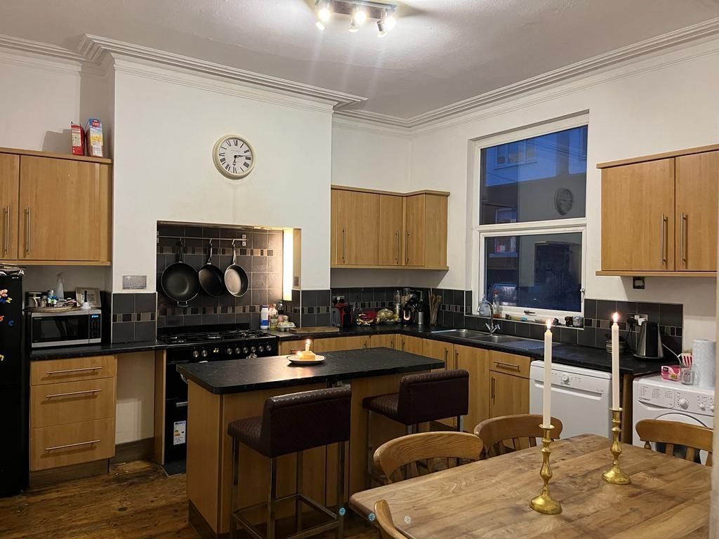 Property photo 3 of 7 Well-Equipped Kitchen With An Island Breakfast Bar...