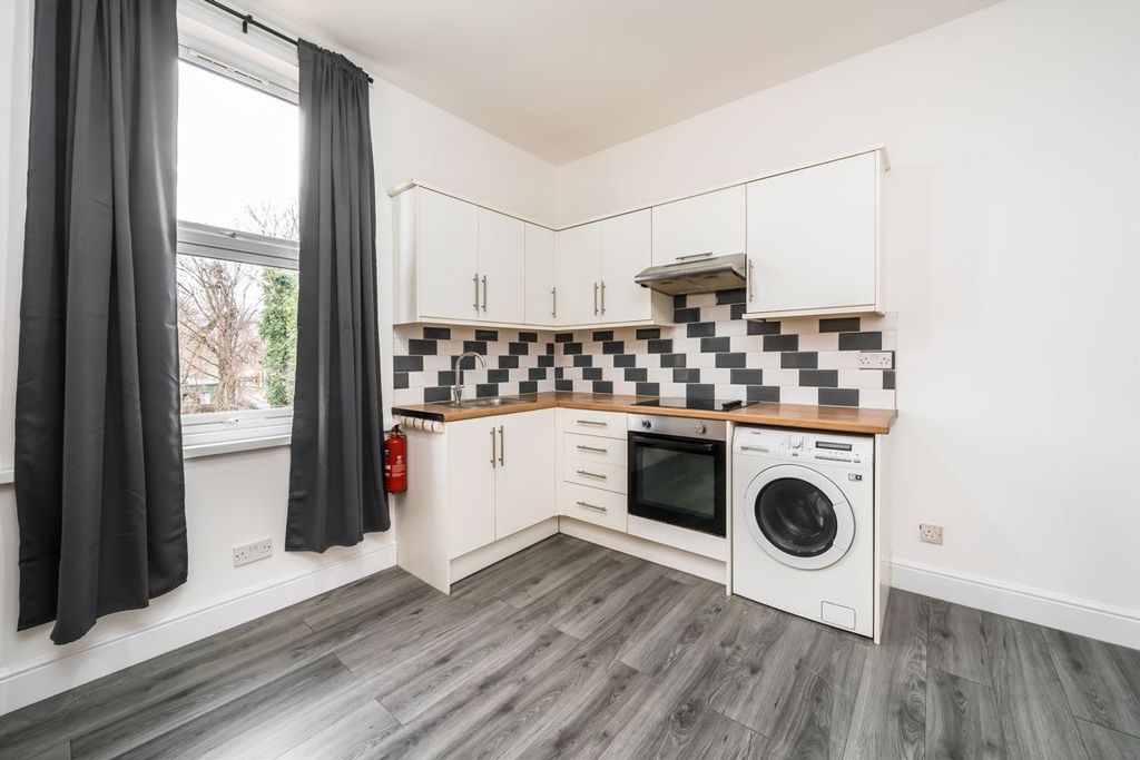 Property photo 2 of 3