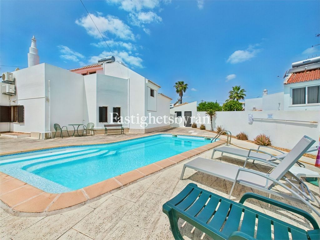 Property photo 1 of 40
