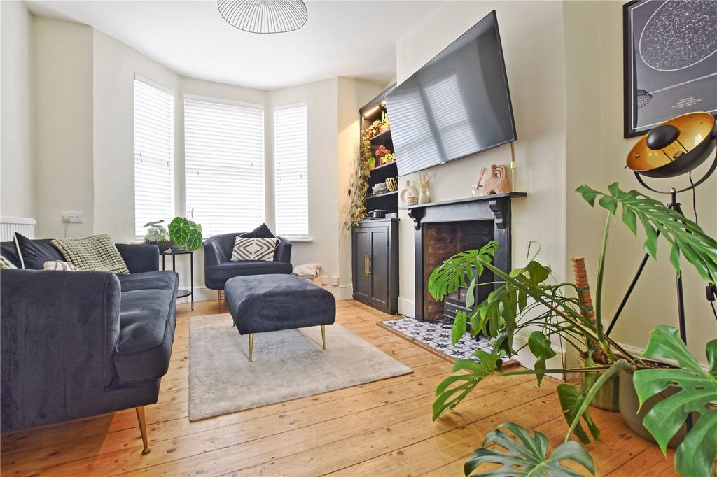 Property photo 2 of 17 Picture No. 01