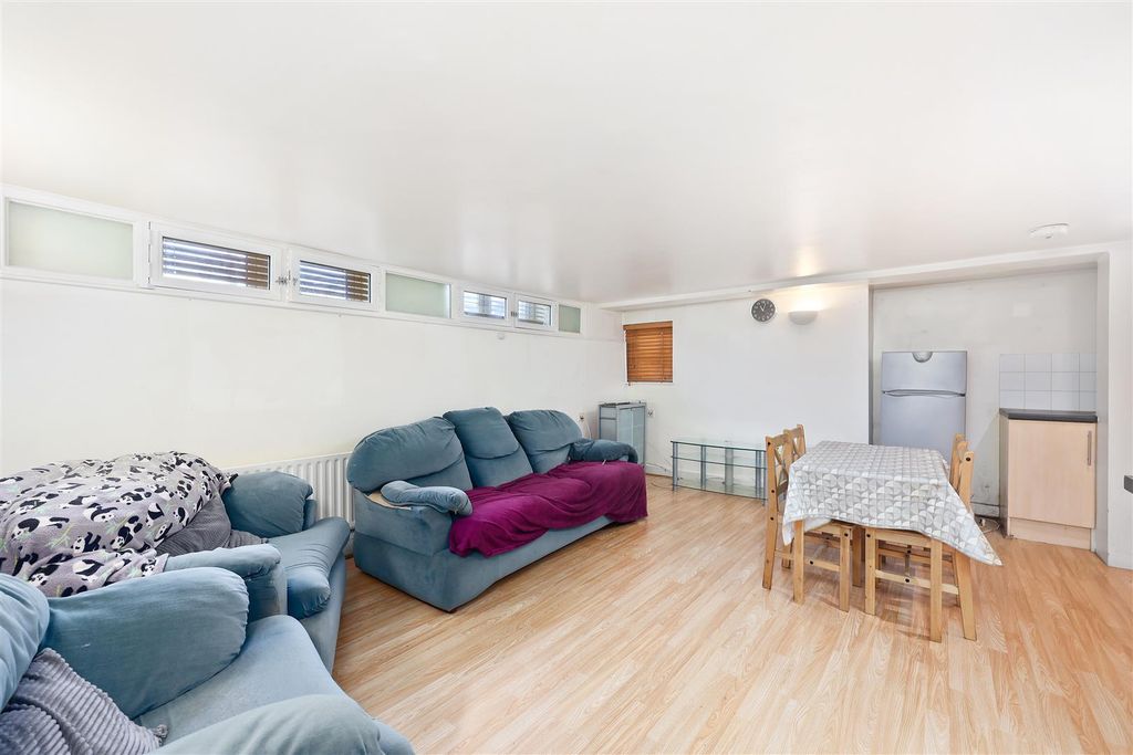 Property photo 1 of 9 Levi4558.Jpg