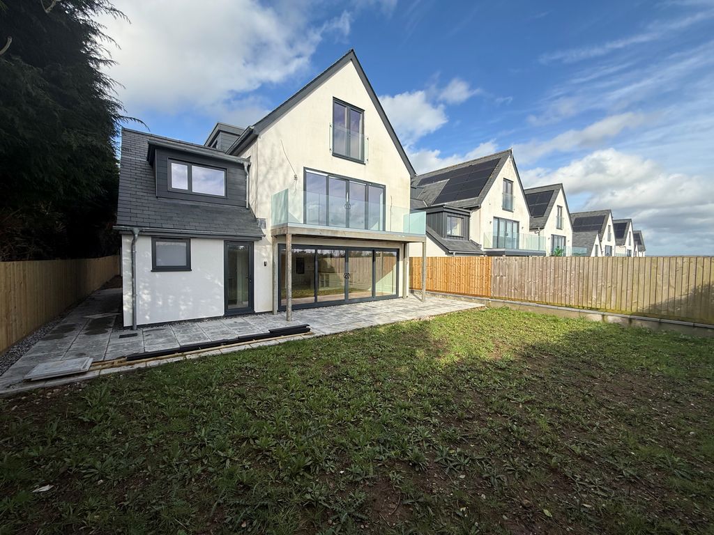 Property photo 1 of 41 4