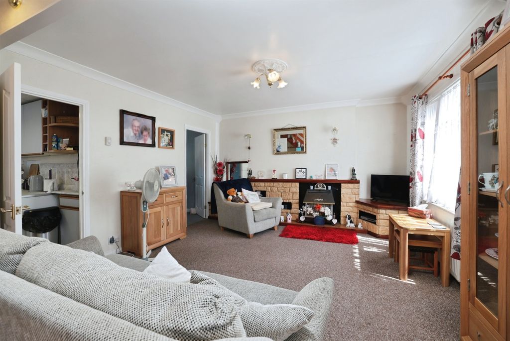 Property photo 2 of 16