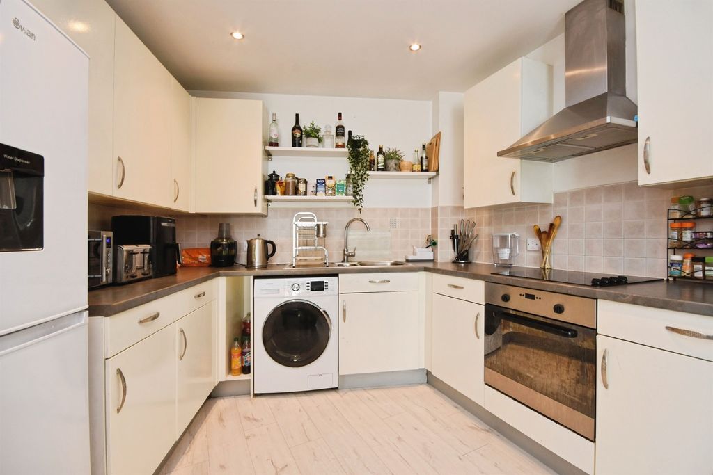 Property photo 2 of 16