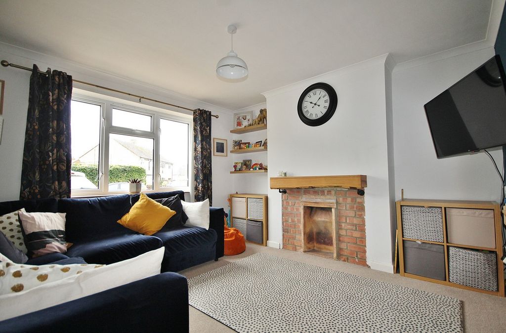 Property photo 2 of 11