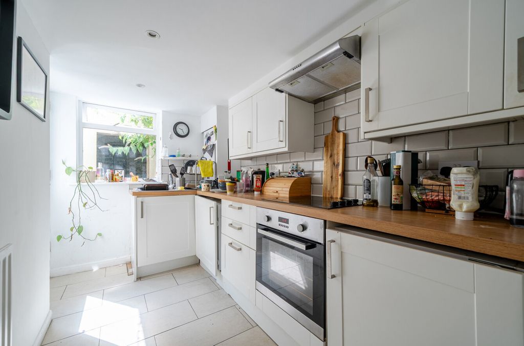 Property photo 2 of 10 1495077-5-6A5E001...