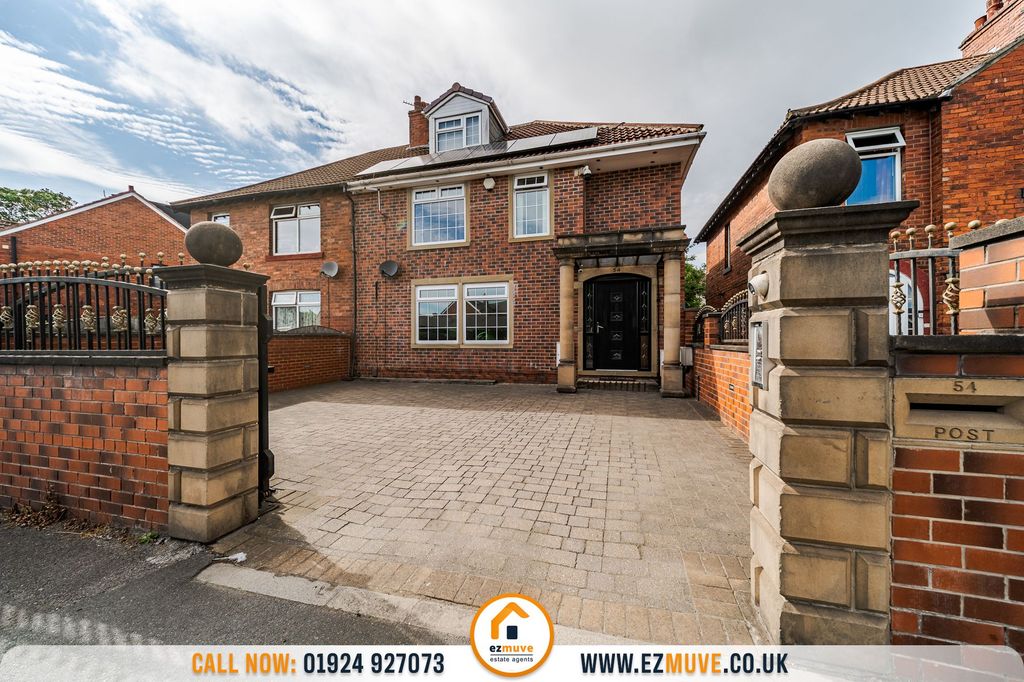 Property photo 1 of 42