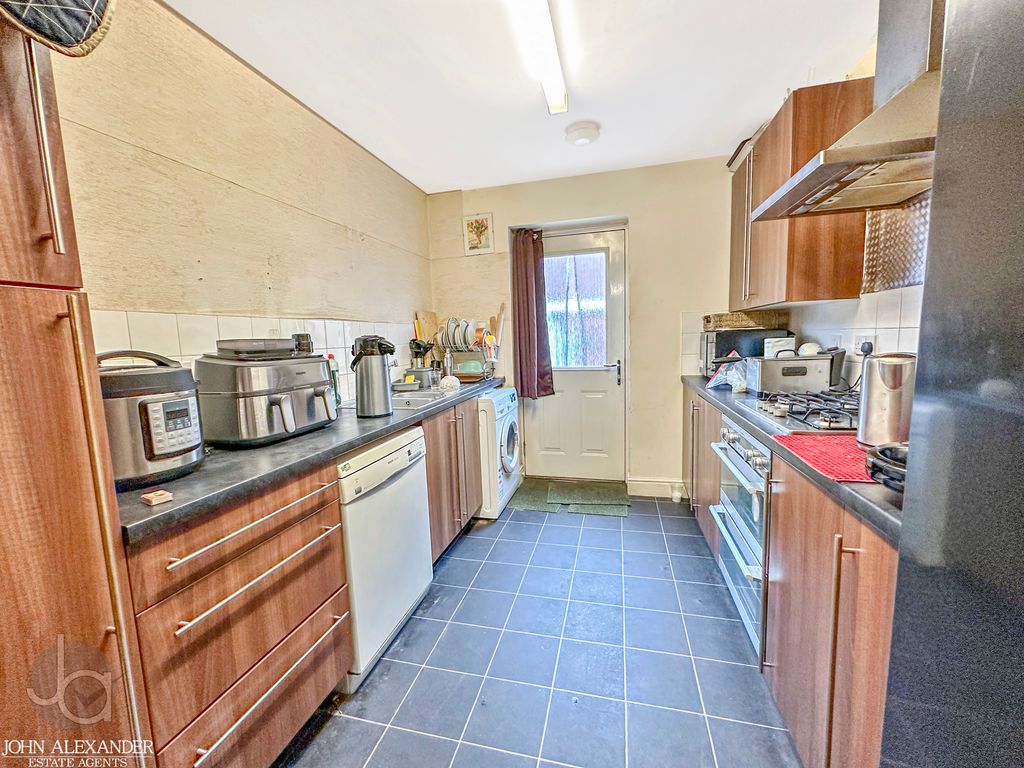 Property photo 3 of 11 20251013_140045345_0.5