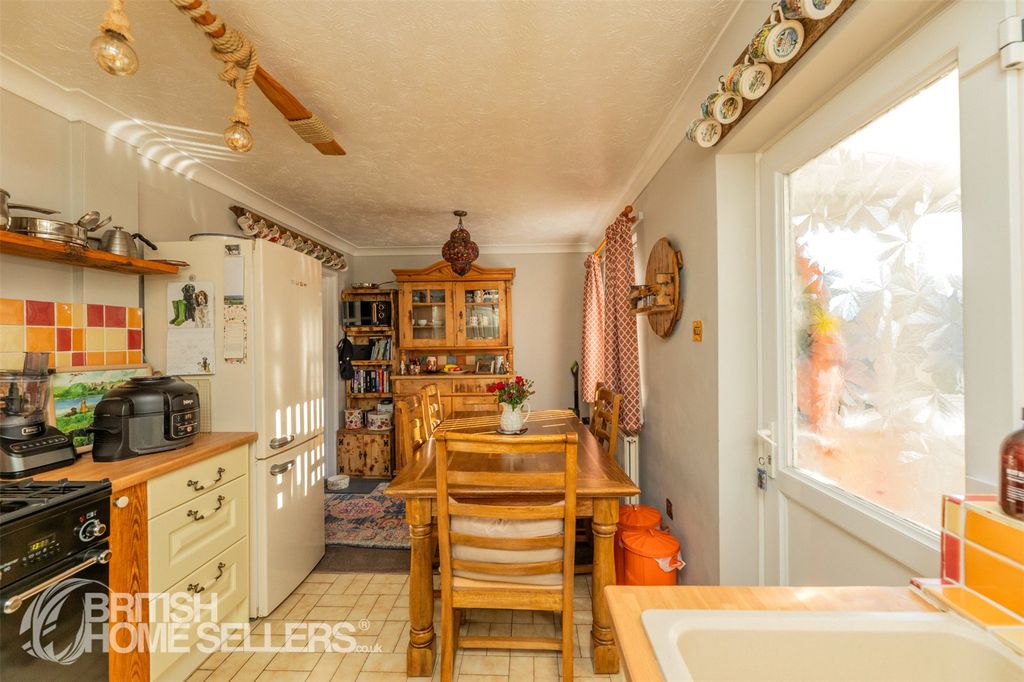 Property photo 3 of 16 Picture No. 18