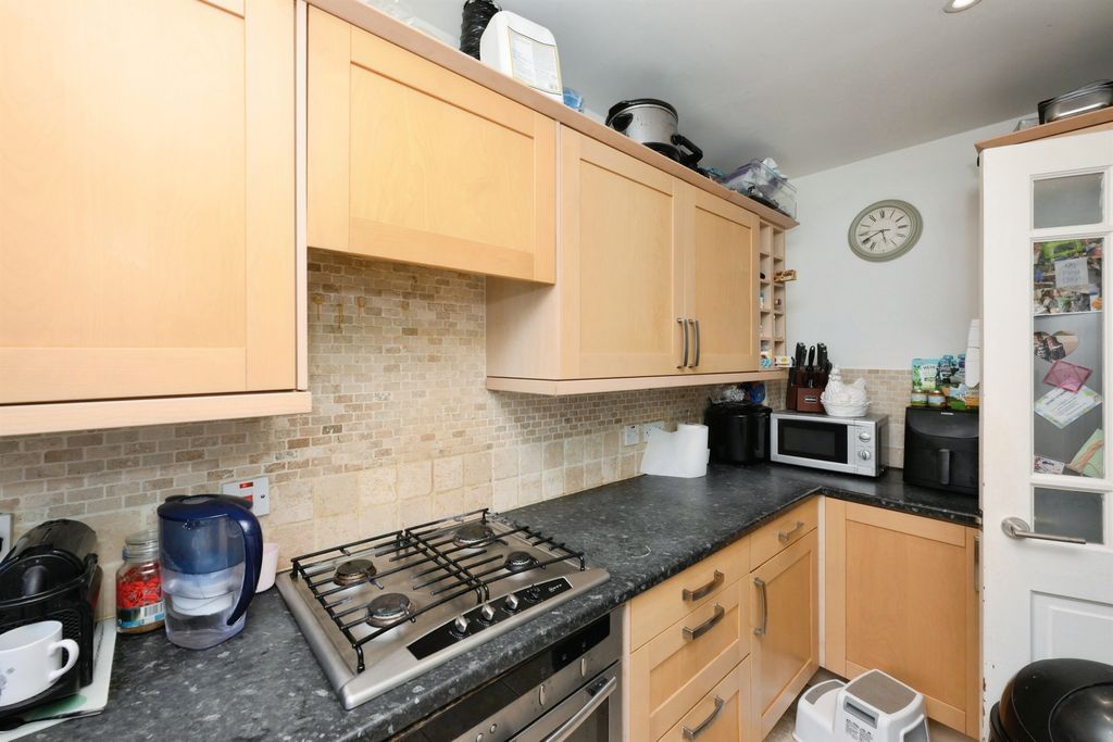 Property photo 3 of 15