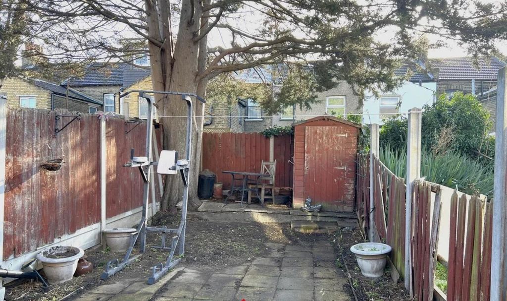 Property photo 2 of 8