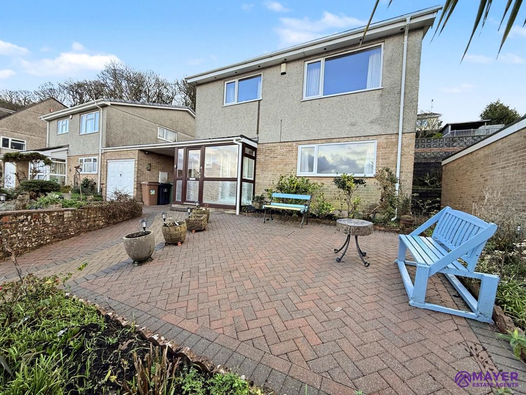 Property photo 2 of 24