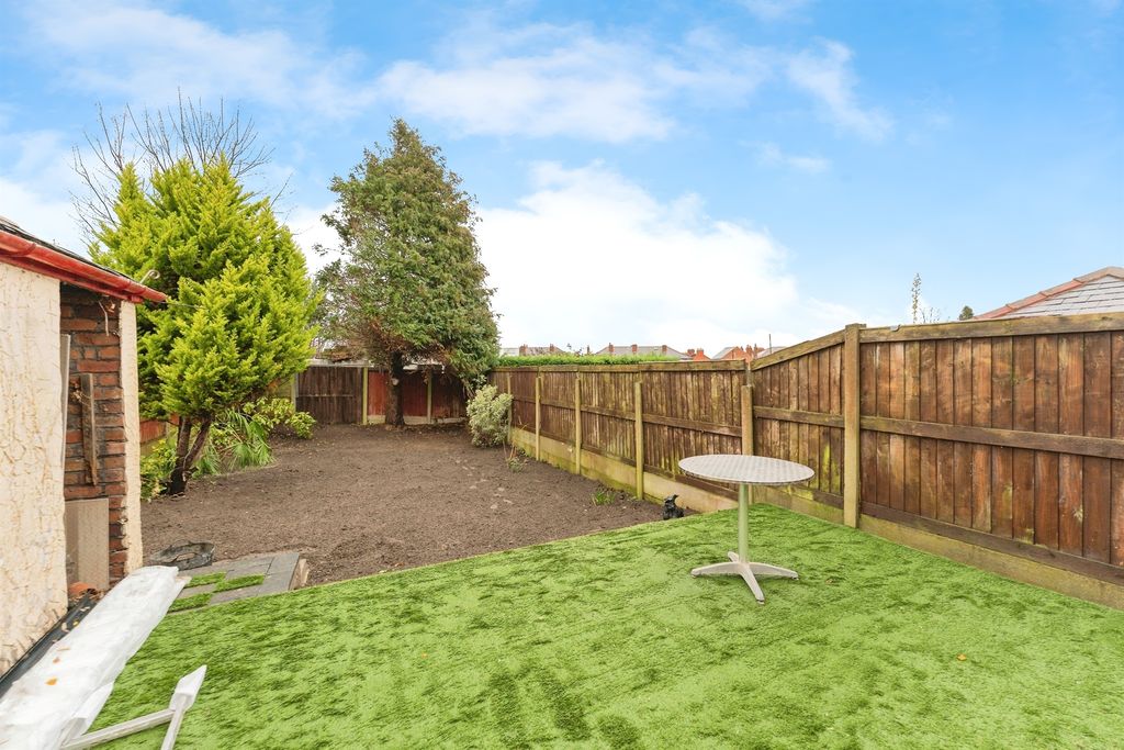 Property photo 2 of 20