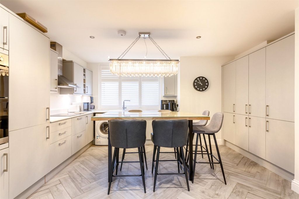 Property photo 3 of 17 Picture No. 12