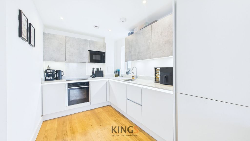 Property photo 2 of 14 Kitchen
