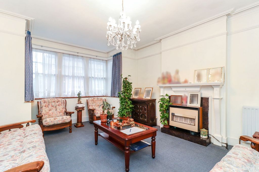 Property photo 2 of 26