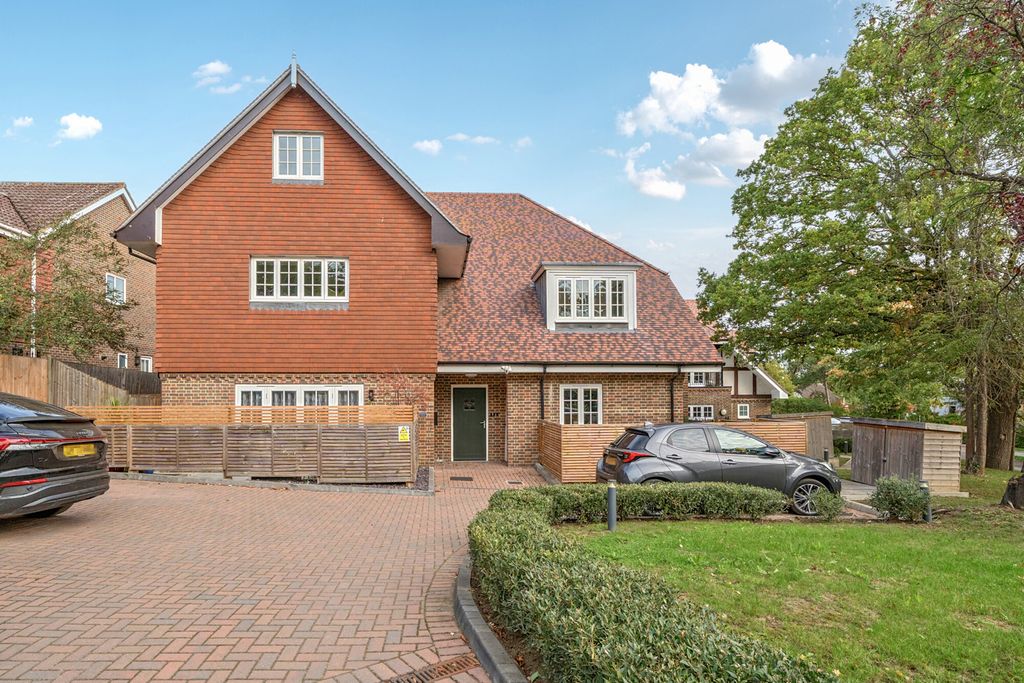 Property photo 1 of 17 External