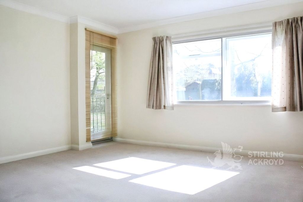 Property photo 3 of 5 Living Room