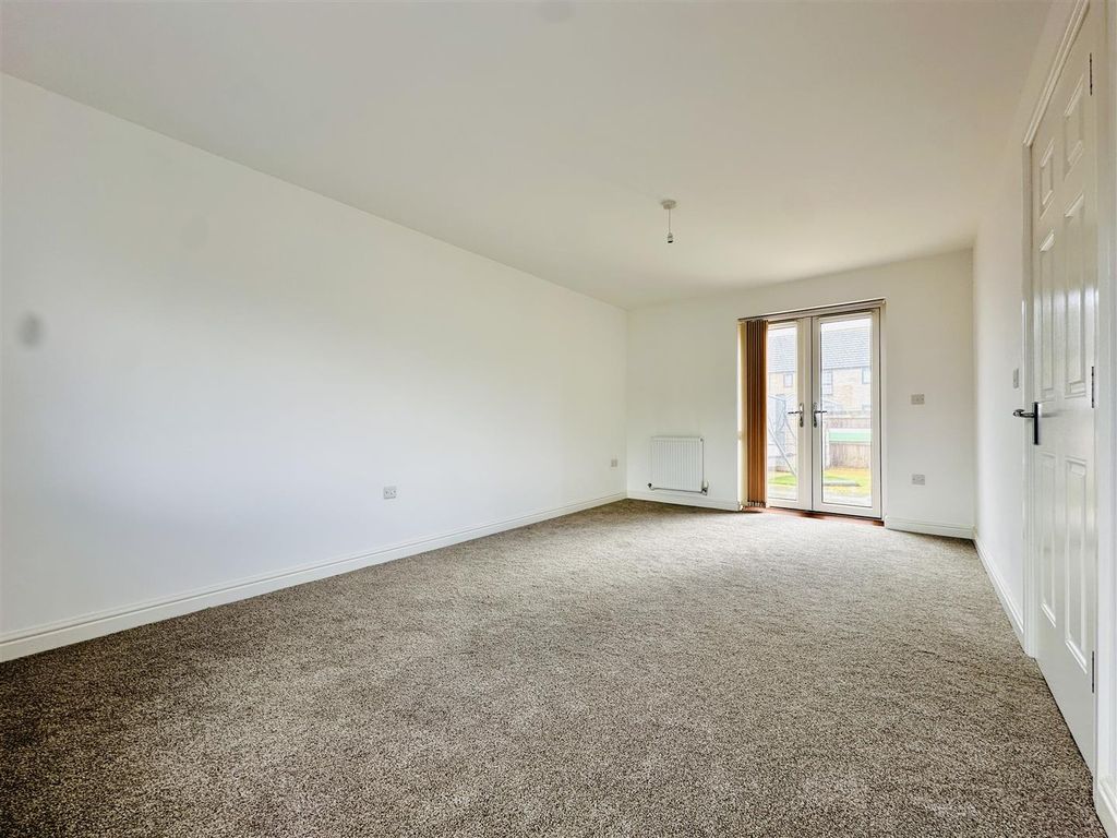 Property photo 2 of 14 Lounge