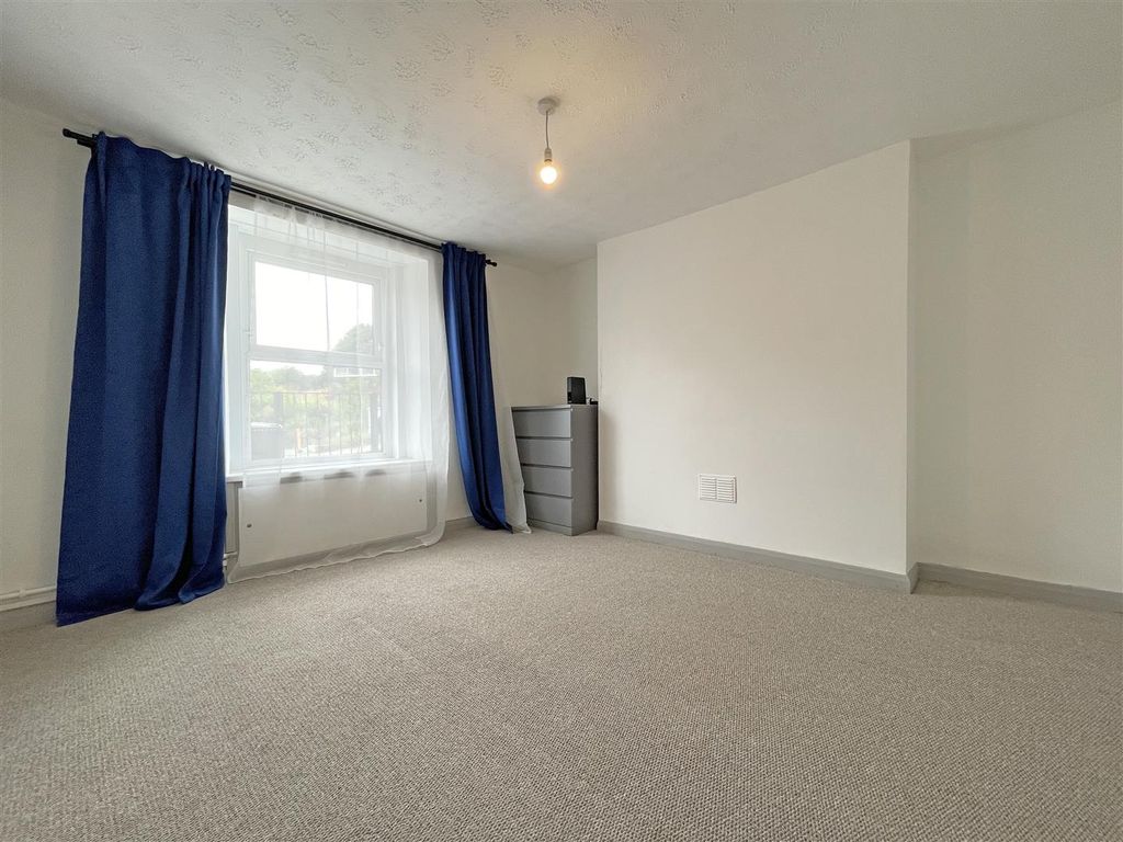 Property photo 2 of 12 Living Room.Jpg
