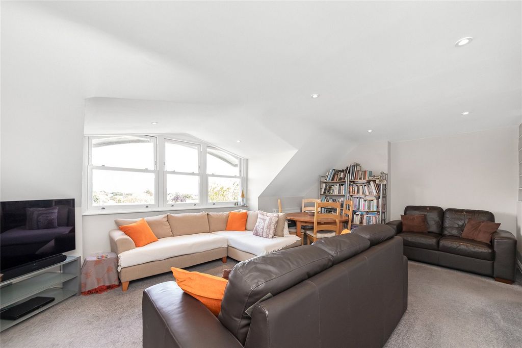 Property photo 1 of 17 Picture No. 09