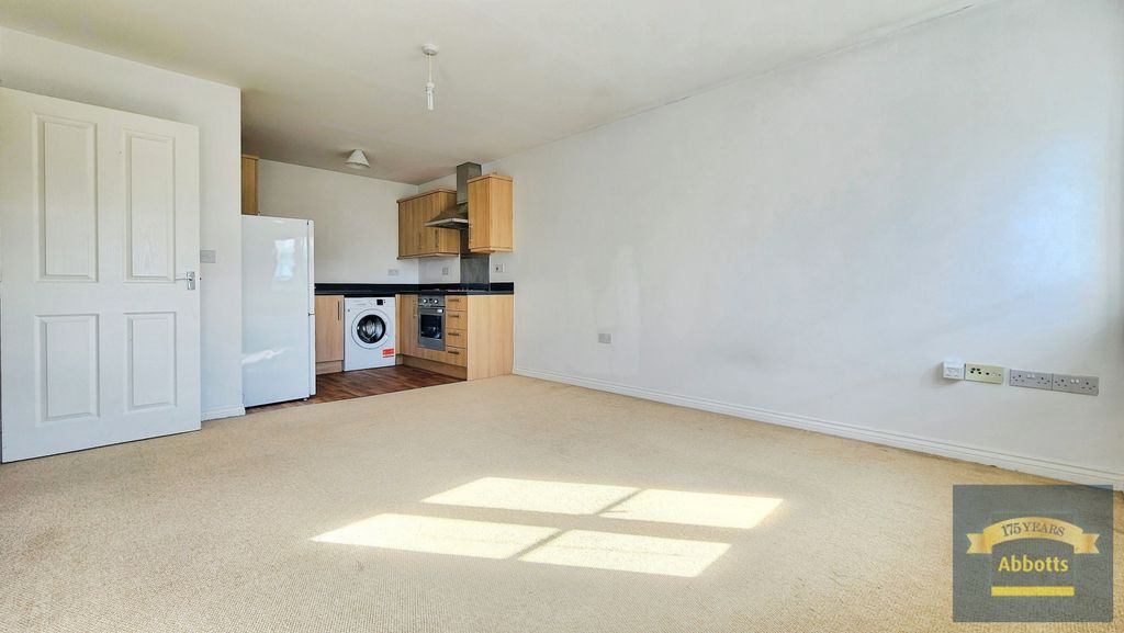 Property photo 3 of 6