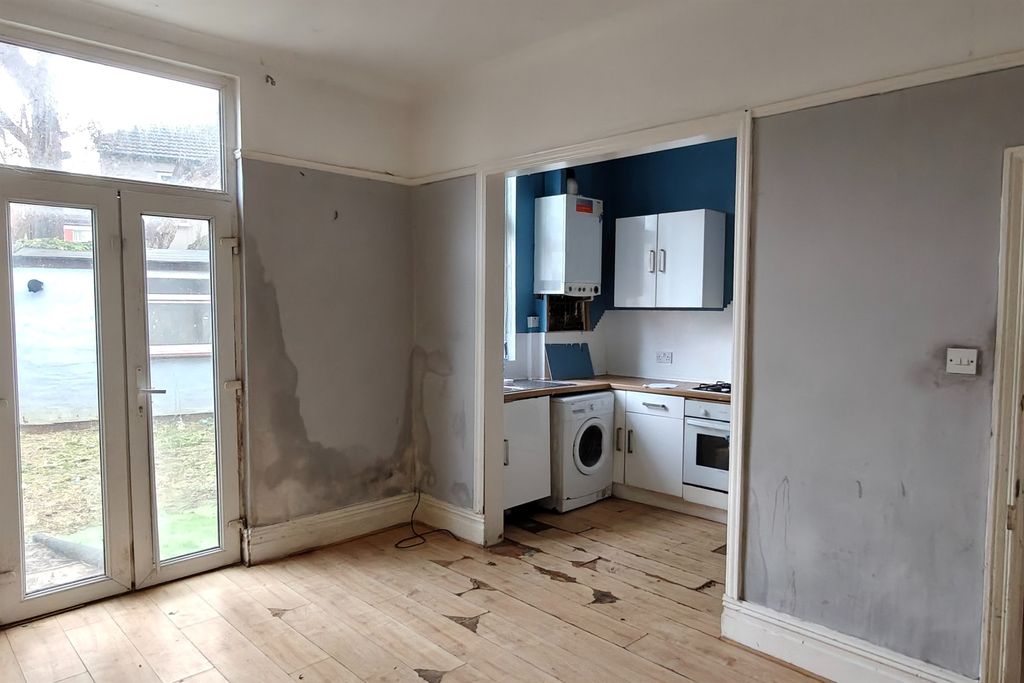 Property photo 2 of 16