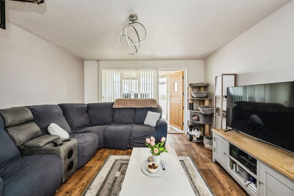 Property photo 2 of 14