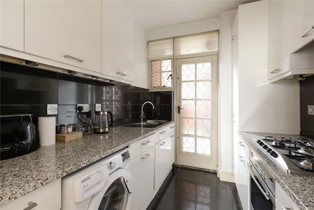 Property photo 3 of 7 Picture No. 12