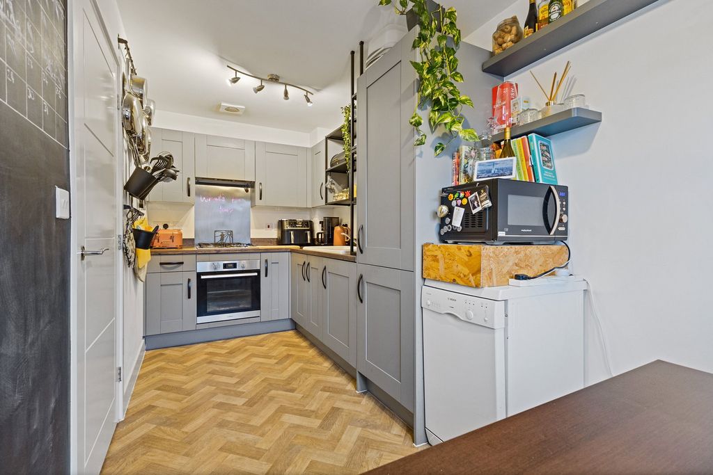 Property photo 1 of 25