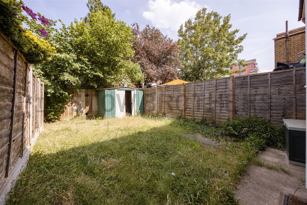 Property photo 2 of 17