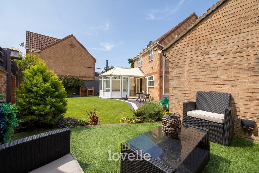 Property photo 2 of 35