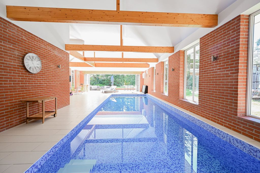 Property photo 3 of 24