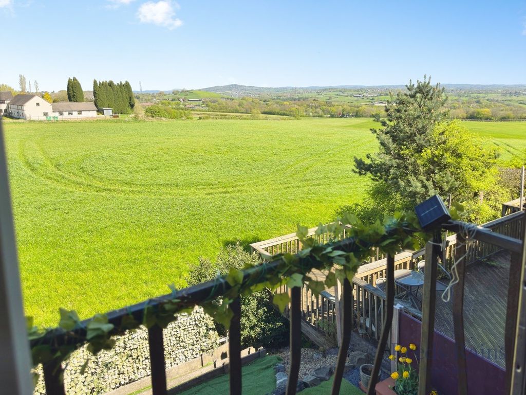 Property photo 2 of 7 Lounge