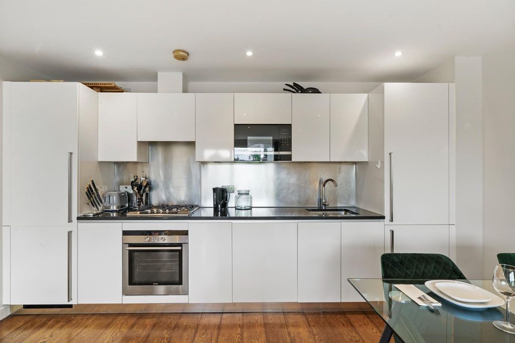 Property photo 3 of 7 Abbey Road.Jpg