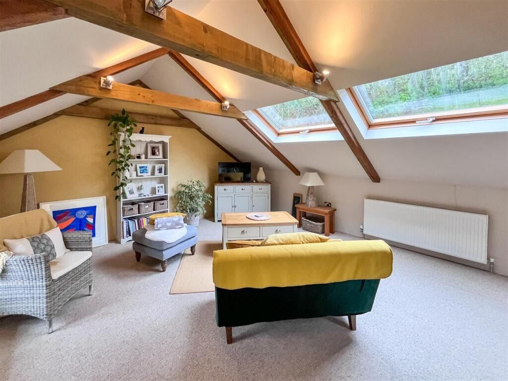 Property photo 2 of 19 5005751