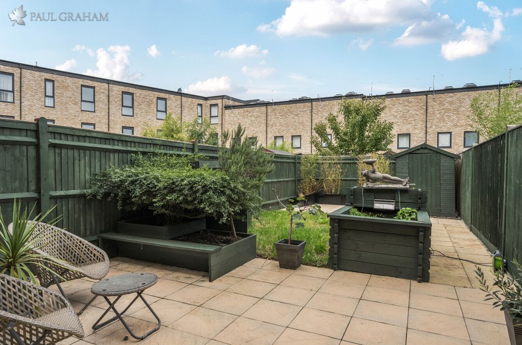 Property photo 3 of 22 d259Ba00-F49E-4Ea4-97Ad-F58B9A69A320